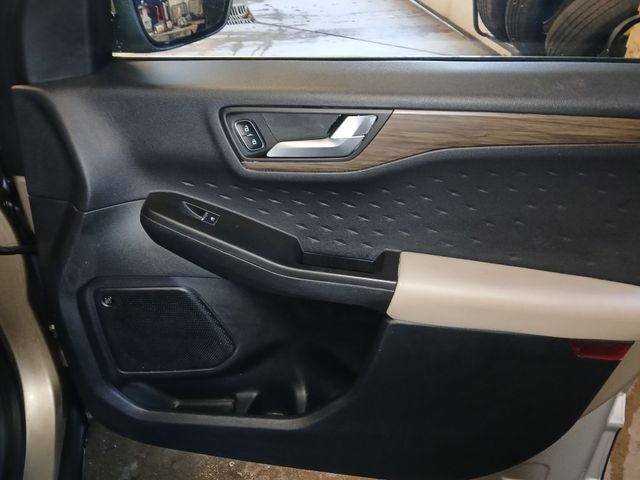 2020 Ford Escape Hybrid Titanium