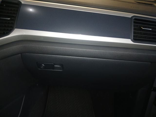 2021 Volkswagen Atlas Cross Sport 3.6L V6 SE w/Technology R-Line