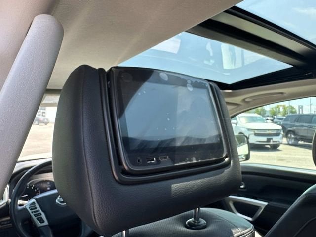 2020 Nissan TITAN Crew Cab SL 4x4