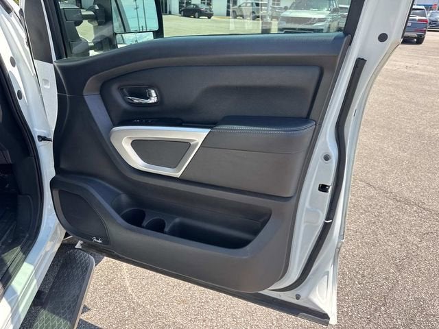 2020 Nissan TITAN Crew Cab SL 4x4