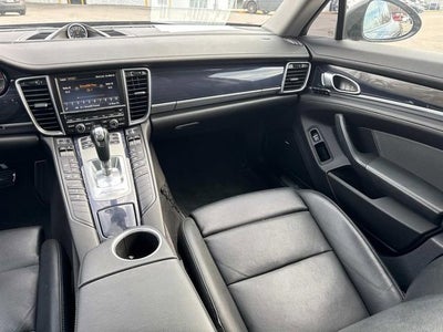 2015 Porsche Panamera 4