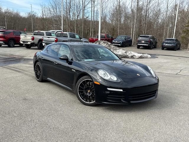 2015 Porsche Panamera 4