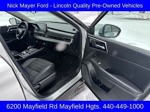 2024 Mitsubishi Outlander Base