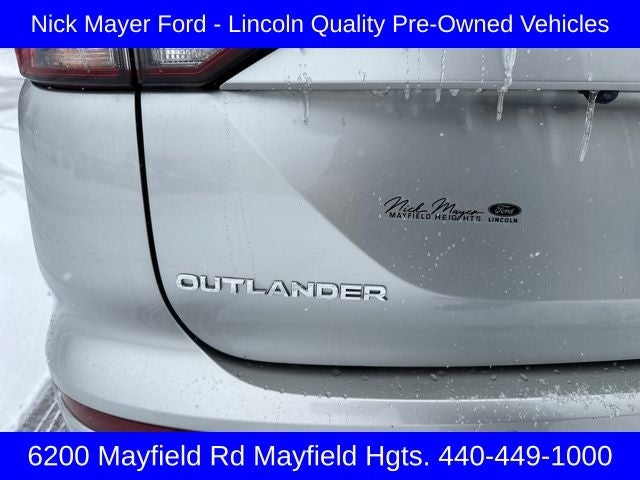 2024 Mitsubishi Outlander Base