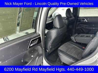 2024 Mitsubishi Outlander Base