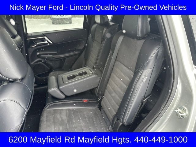 2024 Mitsubishi Outlander Base