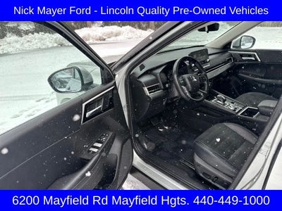 2024 Mitsubishi Outlander Base