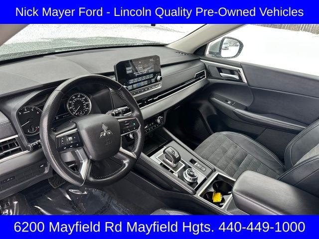 2024 Mitsubishi Outlander Base