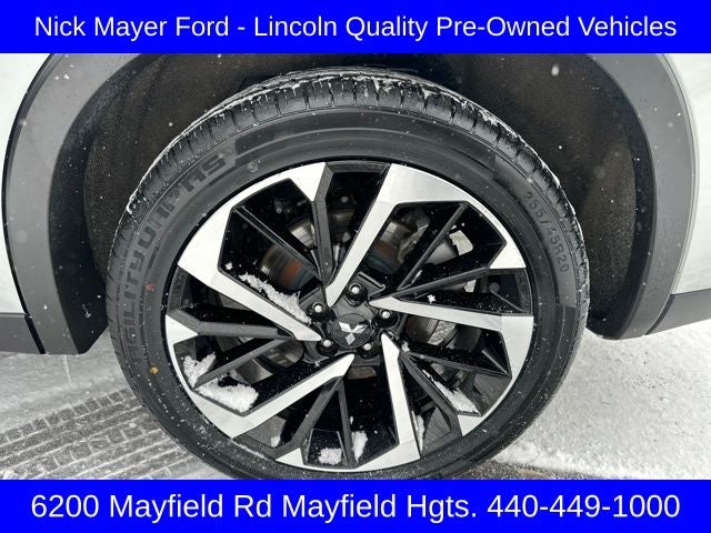 2024 Mitsubishi Outlander Base