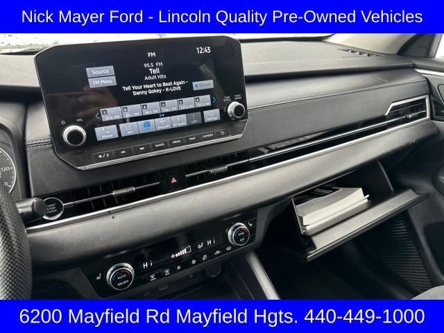 2024 Mitsubishi Outlander Base