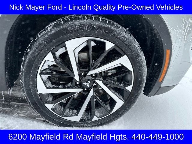 2024 Mitsubishi Outlander Base