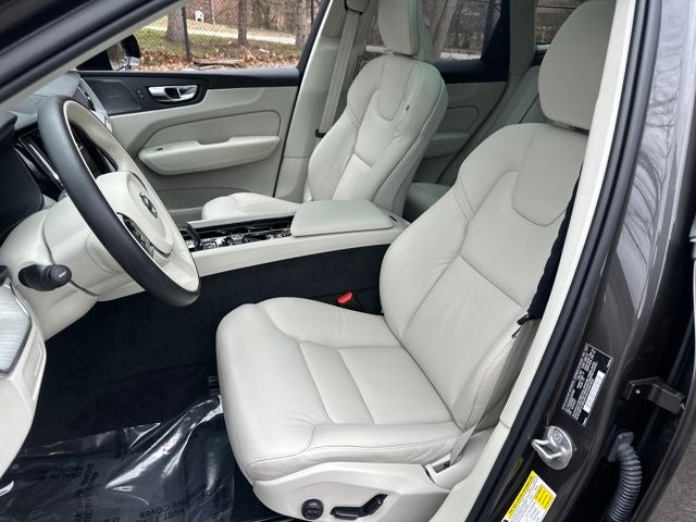 2025 Volvo XC60 Plug-In Hybrid T8 Plus