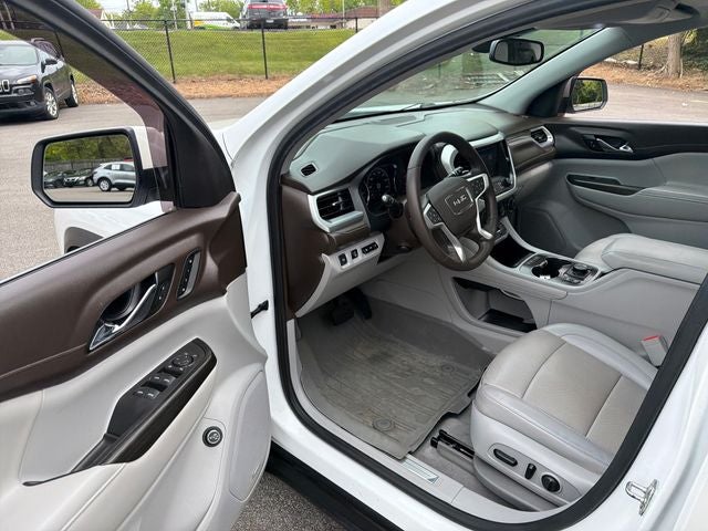 2021 GMC Acadia SLT