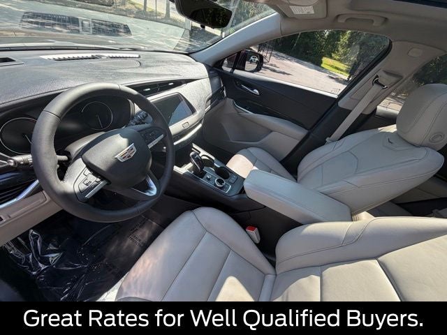 2022 Cadillac XT4 Premium Luxury