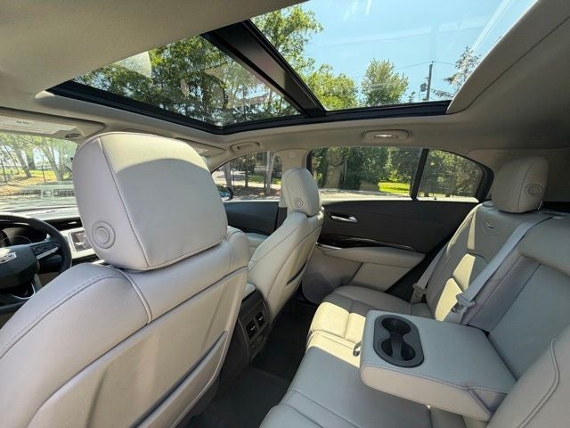 2022 Cadillac XT4 Premium Luxury