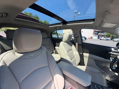 2022 Cadillac XT4 Premium Luxury