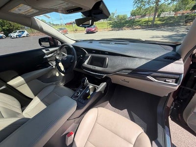 2022 Cadillac XT4 Premium Luxury
