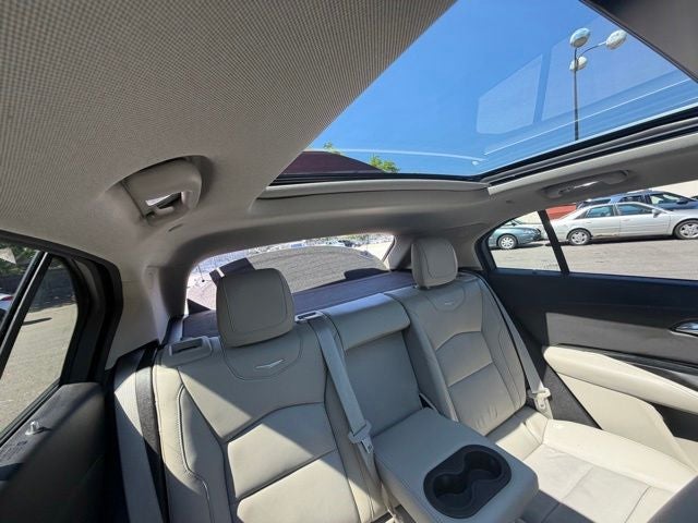 2022 Cadillac XT4 Premium Luxury