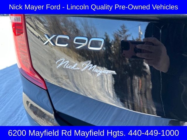 2022 Volvo XC90 T6 Momentum