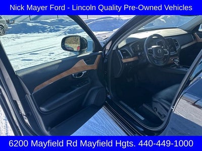 2022 Volvo XC90 T6 Momentum