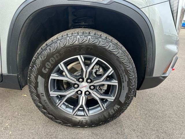 2024 GMC Acadia AT4
