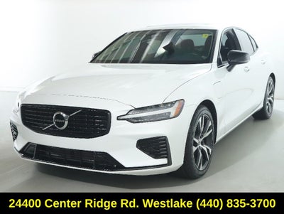 2022 Volvo S60 Recharge Plug-In Hybrid T8 R-Design Expression