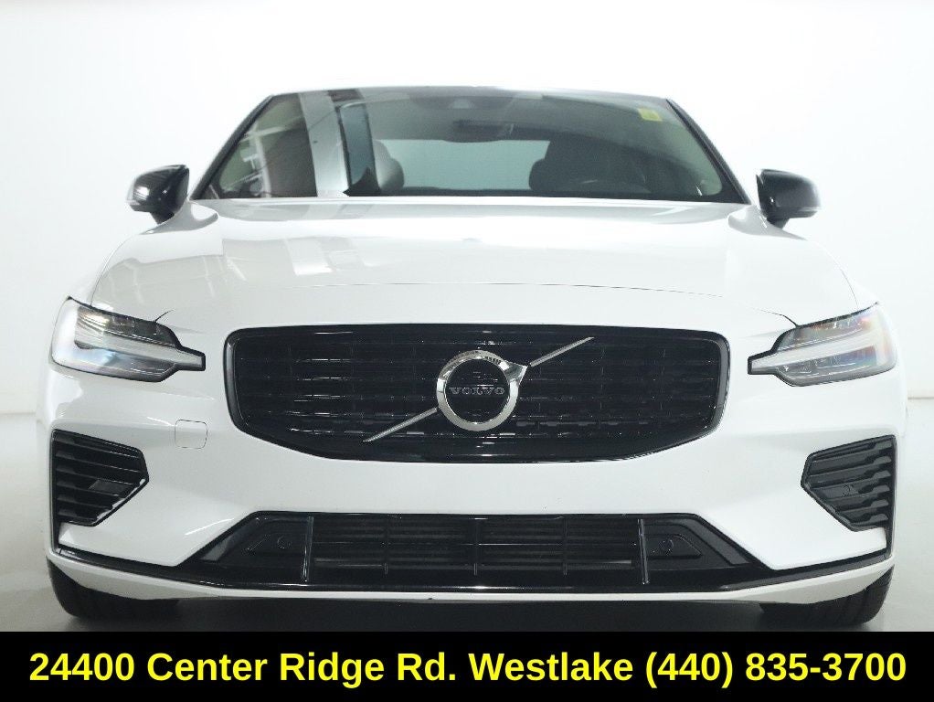 2022 Volvo S60 Recharge Plug-In Hybrid T8 R-Design Expression