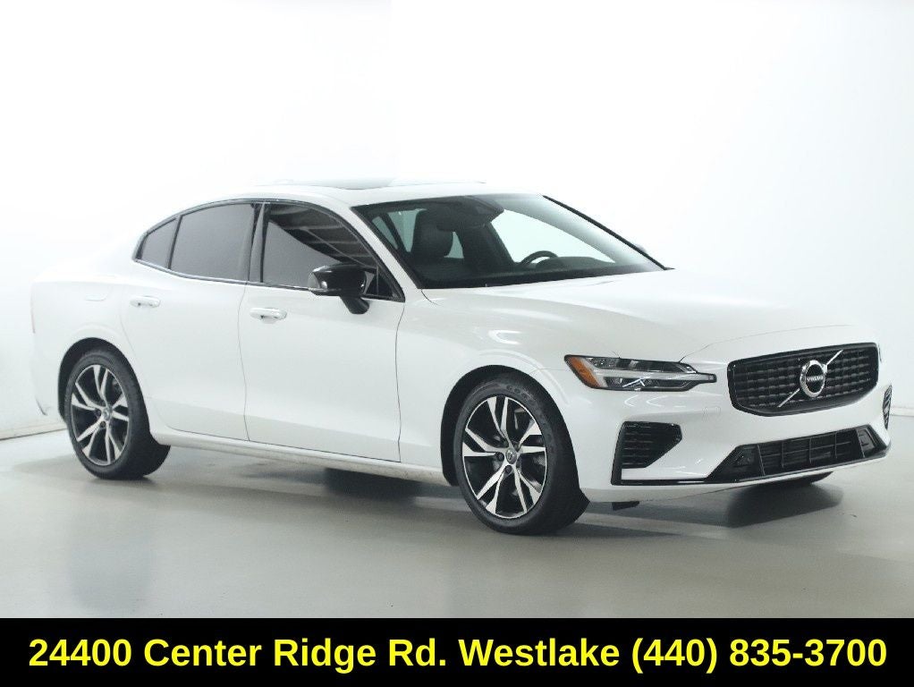 2022 Volvo S60 Recharge Plug-In Hybrid T8 R-Design Expression
