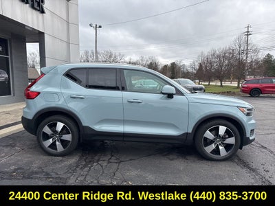 2019 Volvo XC40 Momentum