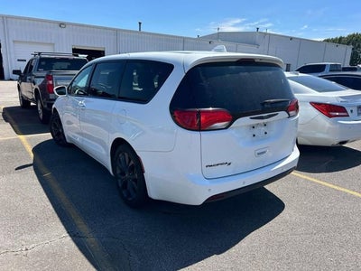 2020 Chrysler Pacifica Touring